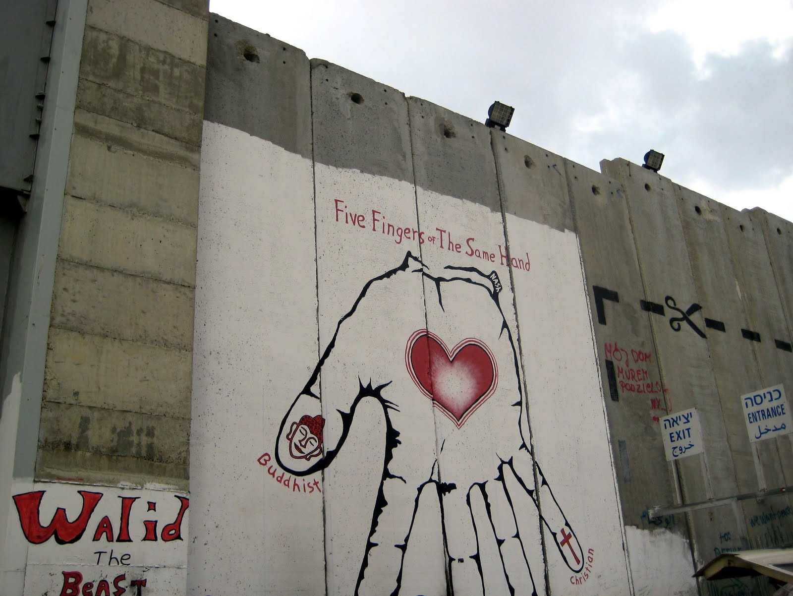 Wall dividing Israel and Palestine