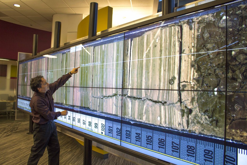 Dr. Deocampo analyzing the Smithsonian Institution’s Olorgesailie core on CURVE’s interactWall